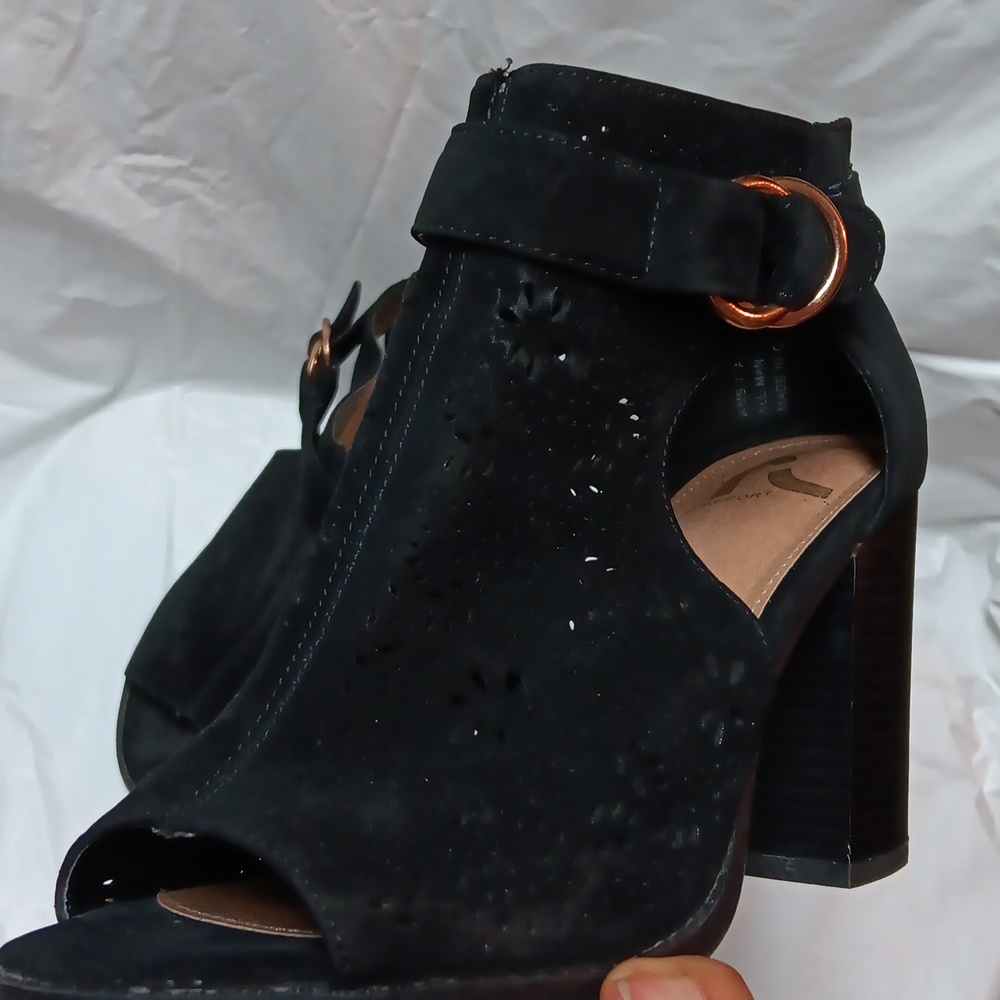 Report Elegant Black Women's Block Heeled Sandals Size 7 - Picture 11 of 12